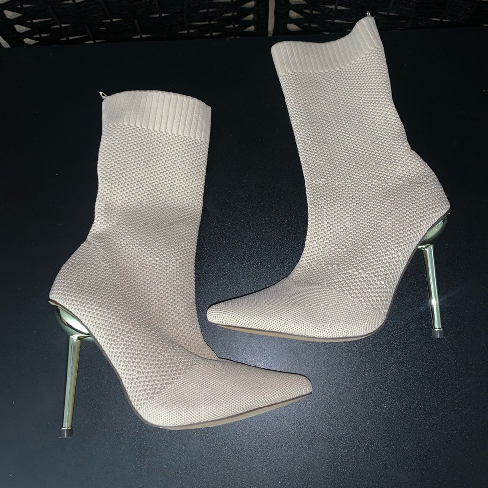Elegant Beige Knit Ankle Boots